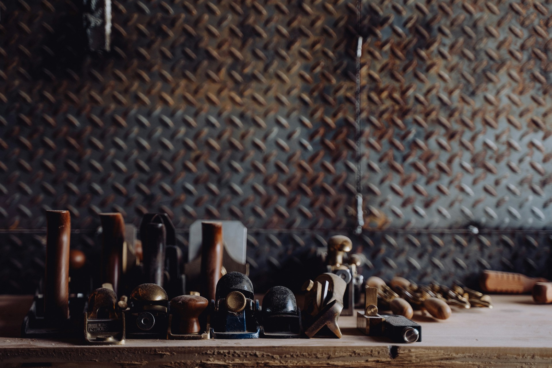 Block Plane vs Bench Plane for Beginners