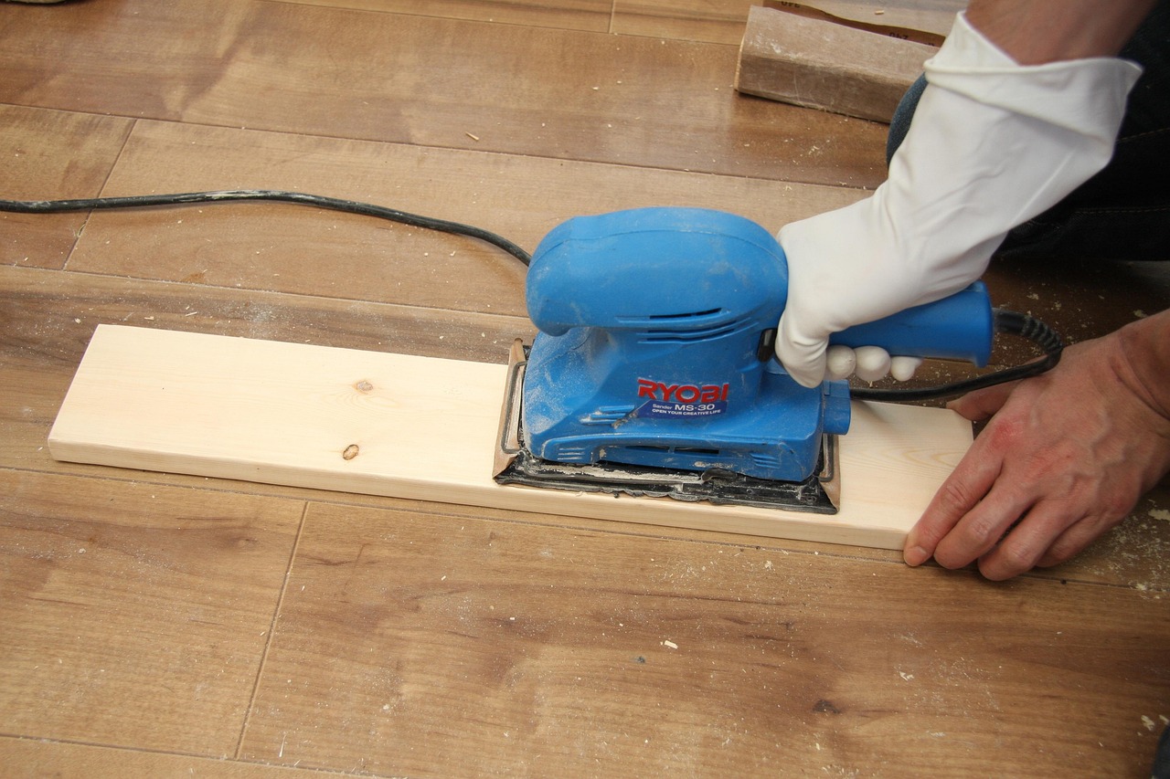 Corded vs Cordless Belt Sander