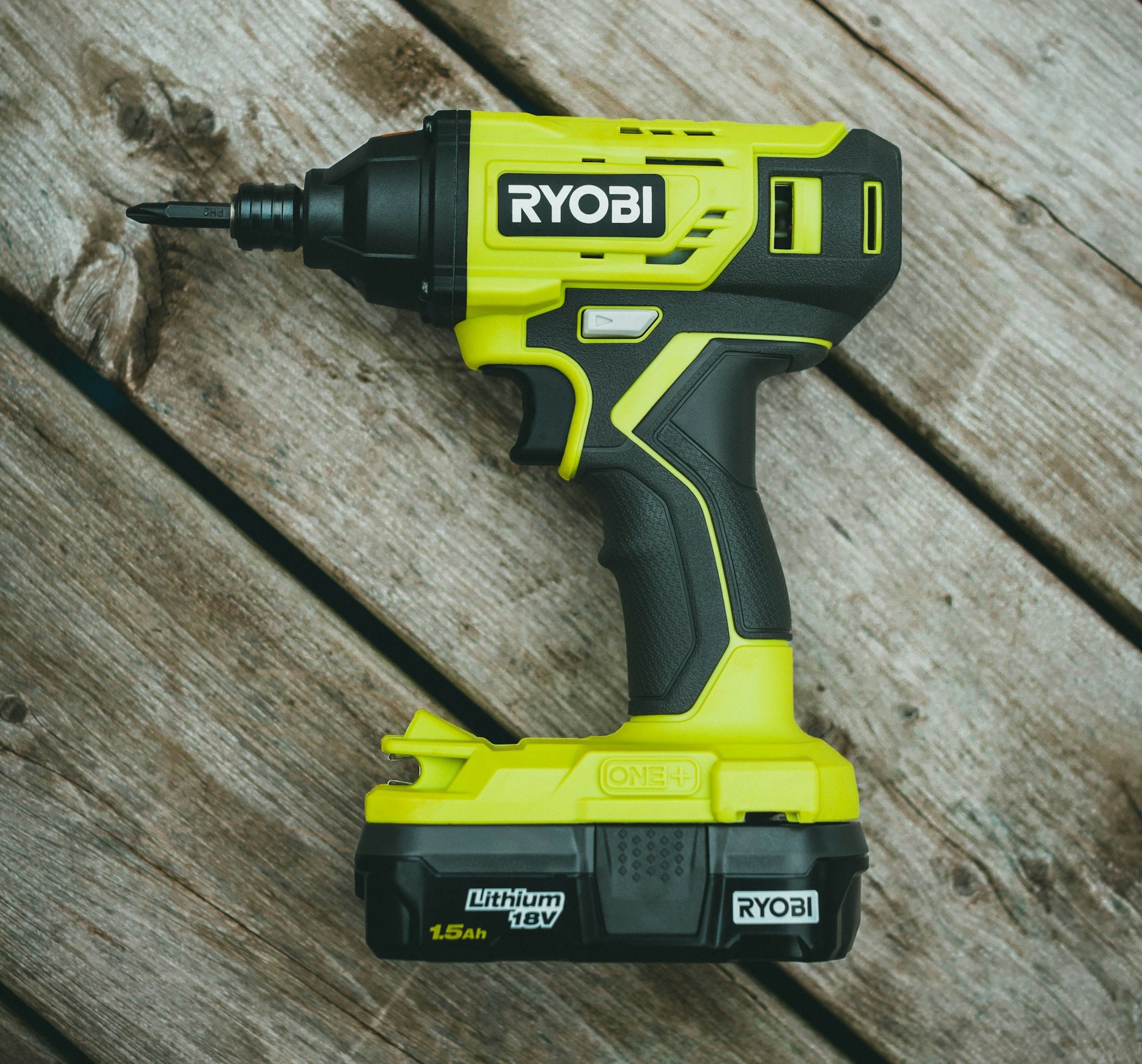Ryobi vs DeWalt